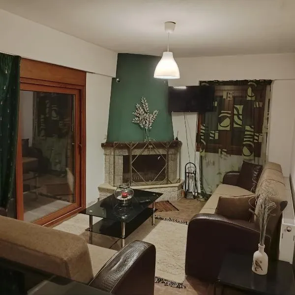 Thodoris Apartment's, hotel v destinaci Eptalofos