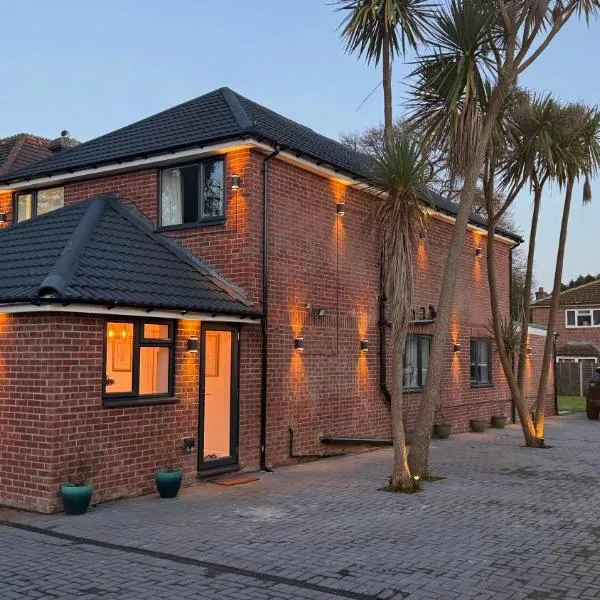 Lux 7 Bedroom residence, hotel v destinaci Waterlooville