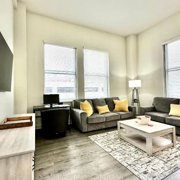 Amazing New City View Mins To IU Health & Lucas Oil Stadium, hotel in Indianapolis