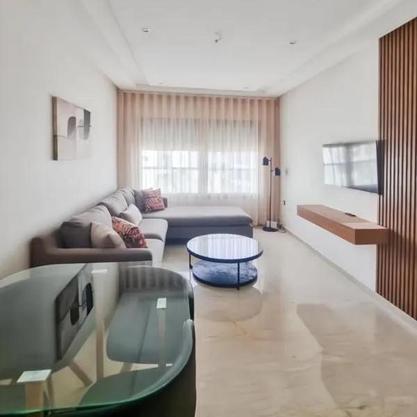 Cosy Apparts 2BR, in downtown, near Anoual Tramway, hotel in Casablanca