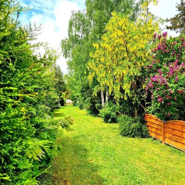 Camping Paus'Art Déco, hotel in Villemer