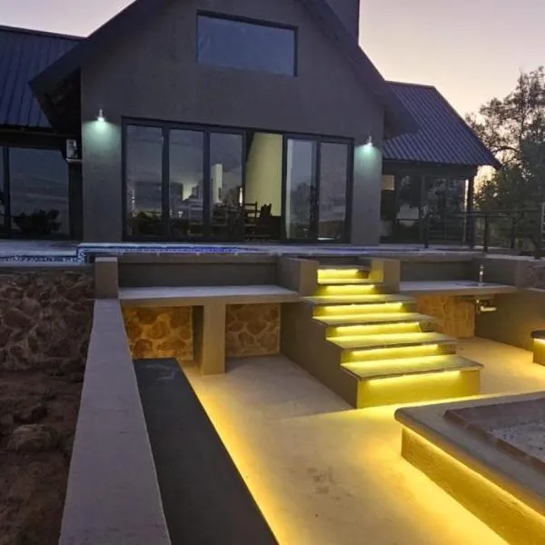 Thabanyane Private Lodge Mabalingwe, hotel in Bela-Bela