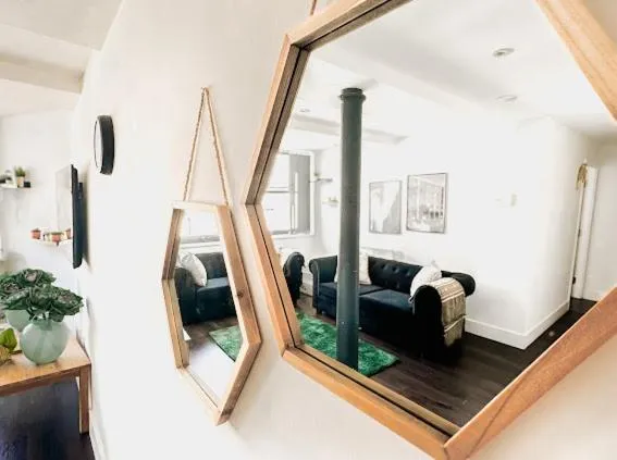 Mathew Street 1 bed apt sleeps 6, hotel in Liverpool