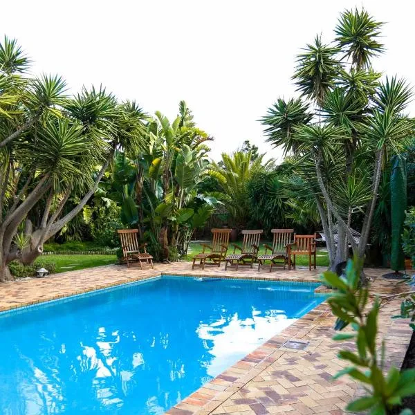 Secret Garden Guesthouse, hotel v destinaci Bloubergstrand