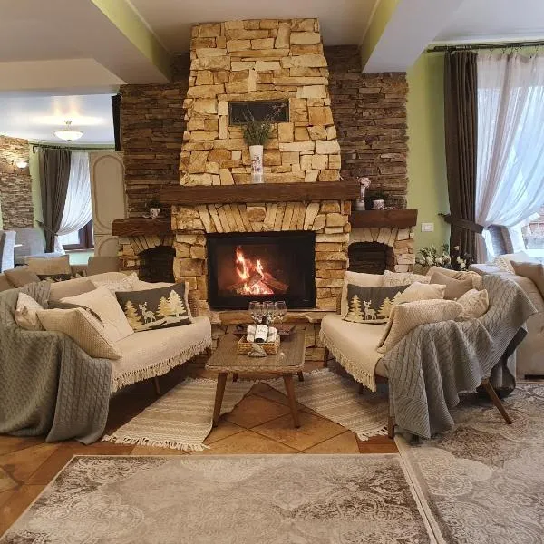 Poiana Golf Chalet、ブシュテニのホテル