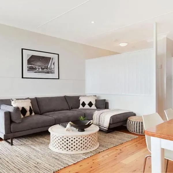 Ocean Blue Apartment One, hotel in Currarong