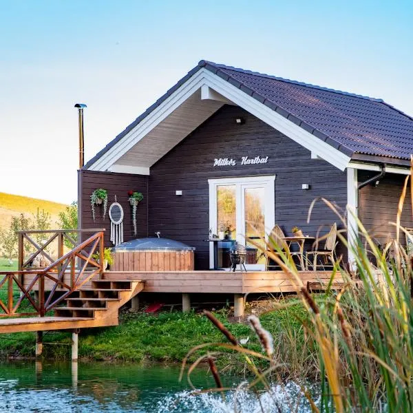 Milkės Karibai - poilsio namelis su sauna ir kubilu, hotel in Statiškė