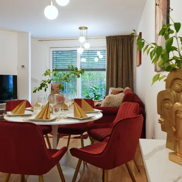 Stay in style at "Carl's Design Residences" - Modern design meets green comfort l free parking & great connection to city center, hotell Viinis