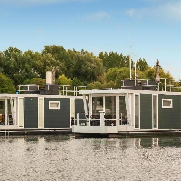 House Boat Ibiza, Maastricht