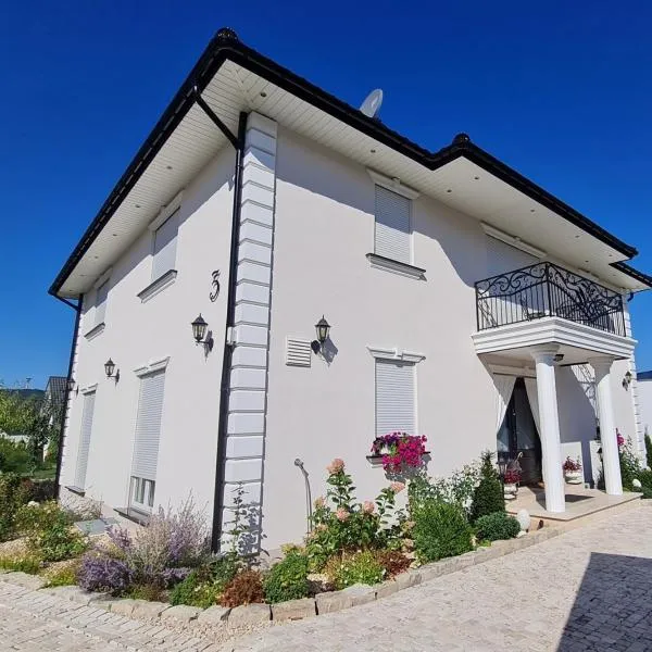 Villa unter dem Schloss, hotel in Cleebronn