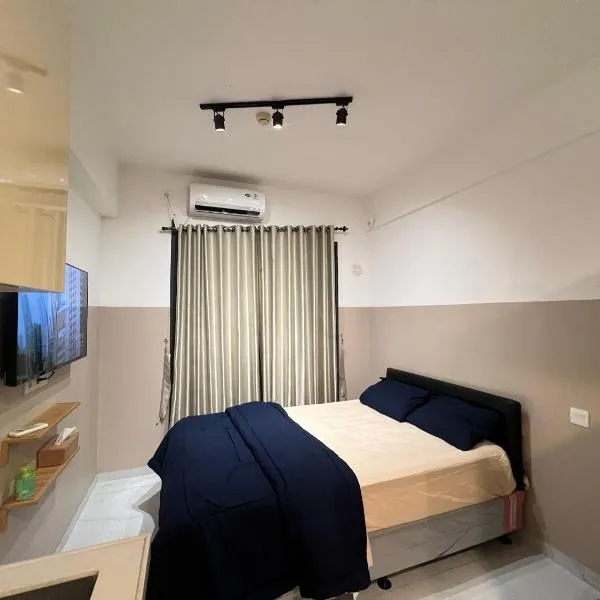 Cozy Sky House BSD by AH Property, hotel em Samporo
