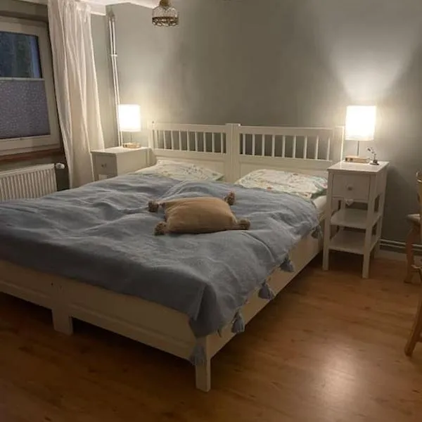 Zimmer Mühlenbach, ein Zimmer in FeWo mit 2 Zi, Hotel in Schieder-Schwalenberg