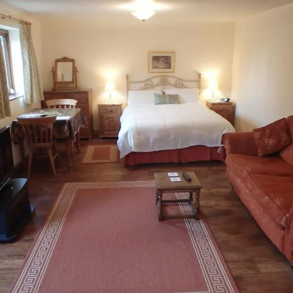 The Courtyard, Laurel Farm, hotel in Lowestoft