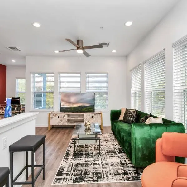 Serenity Studios - Near Med Center & Museum District, hotel v destinaci Houston