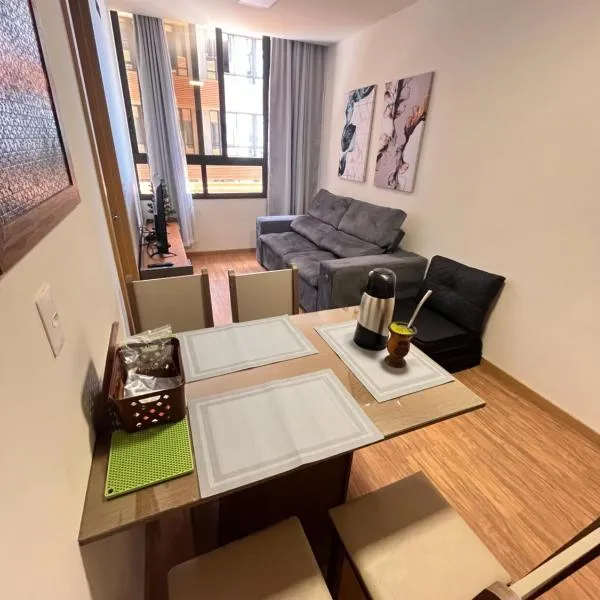 Apartamento 1 quarto, com garagem no centro próximo Hospital de Caridade, hôtel à Santa Maria