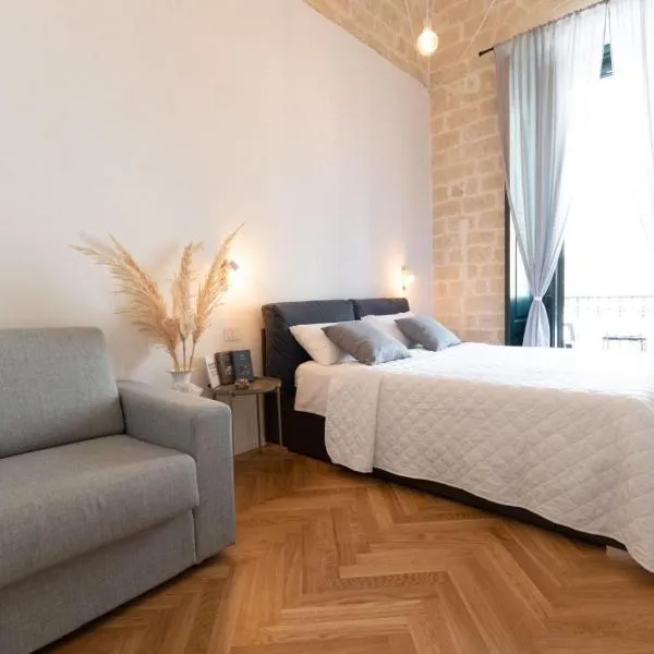 Centro Storico Rooms & Suites，位于曼弗雷多尼亚的酒店