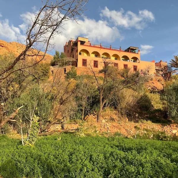 ACHAHOUD CHEz LA BELLE FIBULLE, hotel in Aït Fars