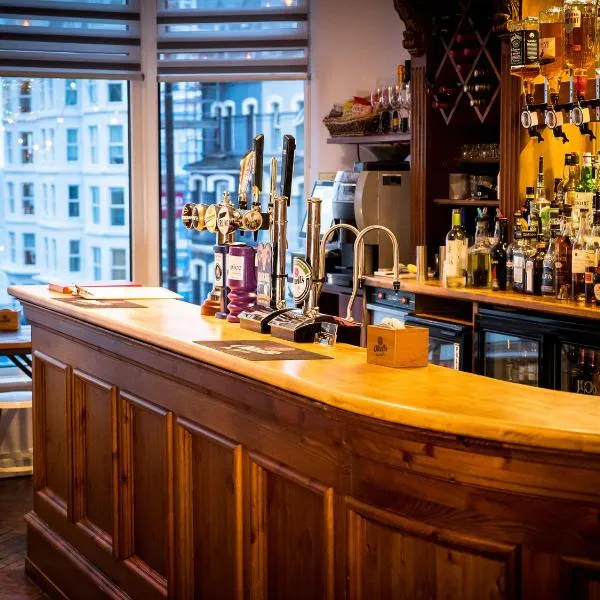 メレサイド（Mereside）、ダグラスのホテル