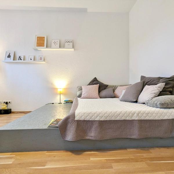 Ruhige 65 qm Wohnung mit Balkon & Parkplatz - 10 Min Neustadt, Дрезден