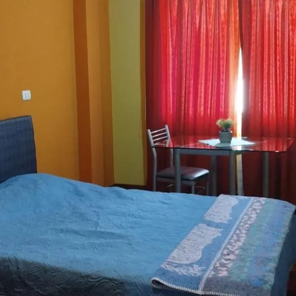 Habitación privada, TV y WIFI cerca a Barranco - H2, hotel en Lima