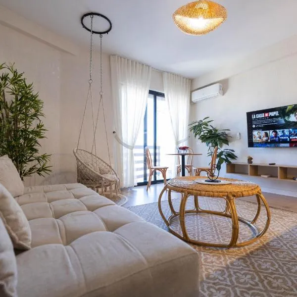 Boho Central Apartment, hotel in Tirana