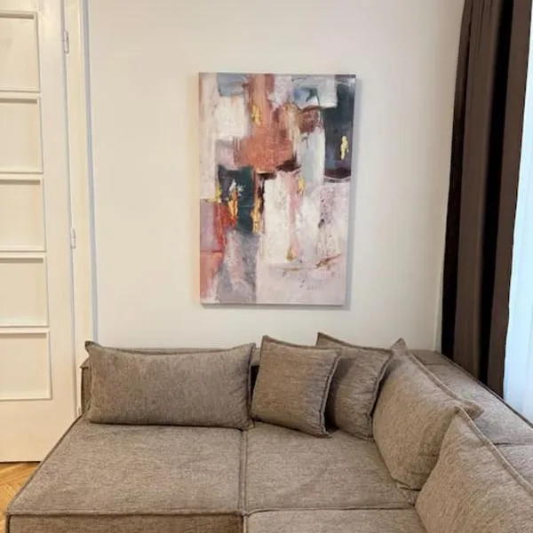 Modernes Apartment in Karlsplatz Nähe 15, hotel in Vienna