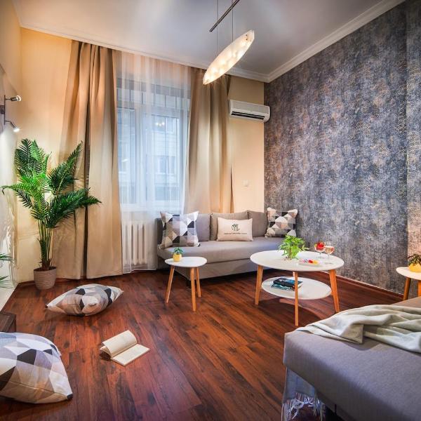 Your Spacious Home With Terrace & 3 Acs, Sofie