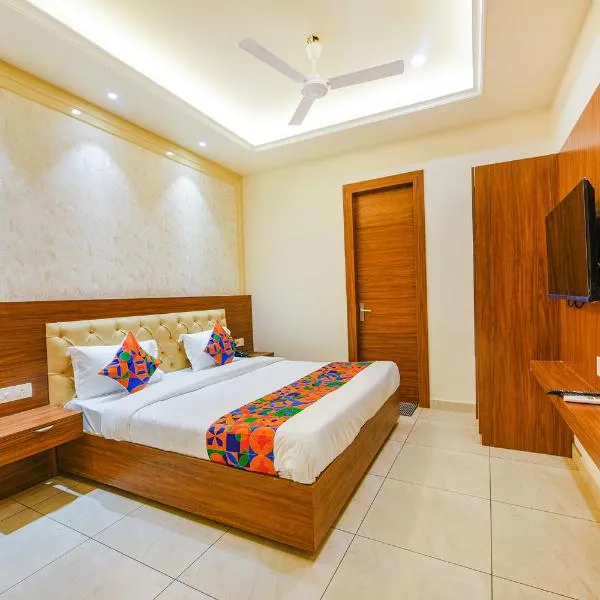 FabHotel K9 Royal, hotel in Ludhiana