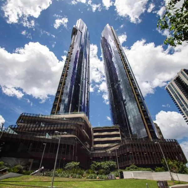 Premium 3 bed apartment, hotel in Melbourne
