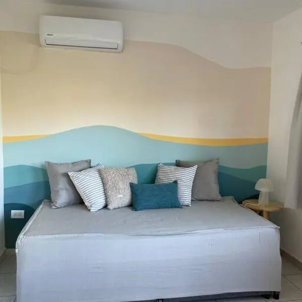 EKÜ Chapa Tiny House - Playa Luna Roja, hotel em La Estafeta