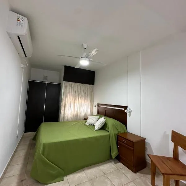 Duplex enfrente al hospital Masvernat con estacionamiento, hotel en Concordia