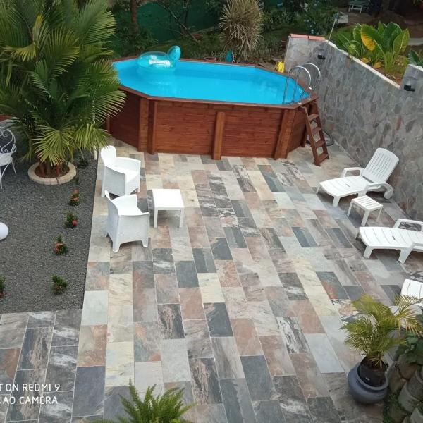 Appartement cosy à Le Morne-des-Esses, 37 m², piscine, Long-Bois