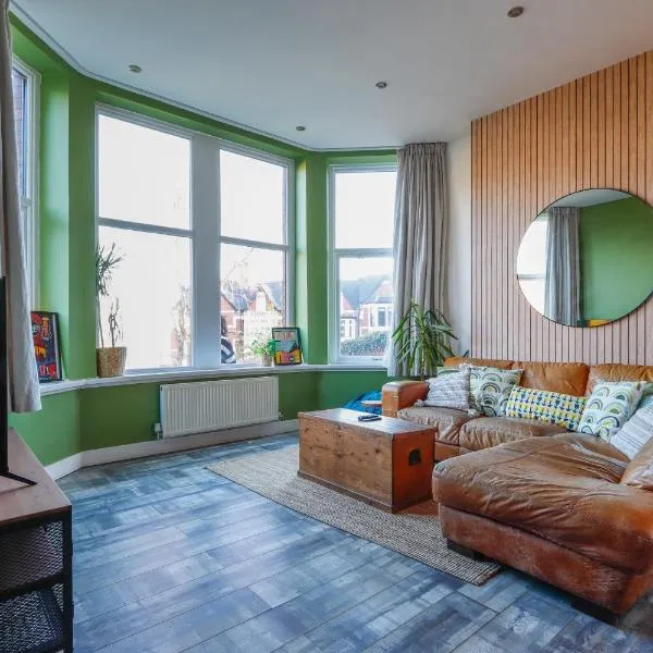 Leah Suite - Chique 2BR Apartment with Pool Table, Parking & WIFI, hotel di Barry