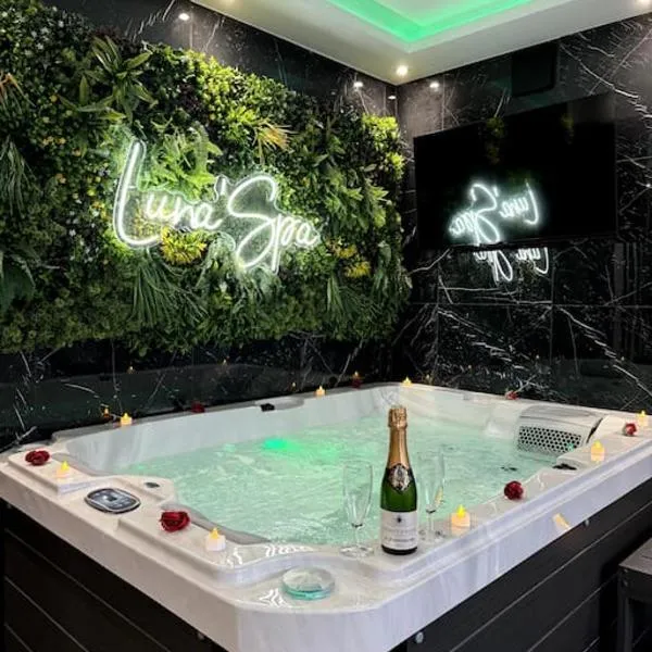 Love Room, Luna Spa APRÈS-MIDI 13h à 18h, ξενοδοχείο σε Saint-Ouen-lʼAumone