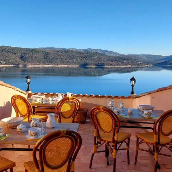 chambres d'hôtes Les Fenières, hotel in Sainte-Croix-de-Verdon