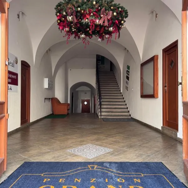 Penzión Grand, Self Check-In, free private parking, hotel in Banská Bystrica
