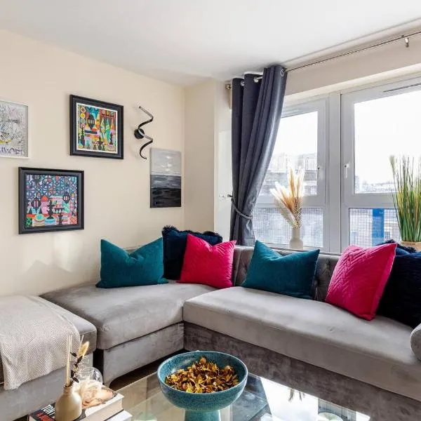 Modern 1BR Woolwich Flat Elizabeth Line 5 Min, hotel in Woolwich