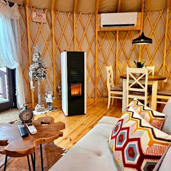 Jurta na Wypasie - luksusowy namiot z widokiem na góry - Jacuzzi, Sauna, Split AC, Private, Star View, hotel in Zakopane