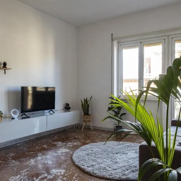 The Roma Flat- private parking & direct bus to Vatican City – hotel w Rzymie