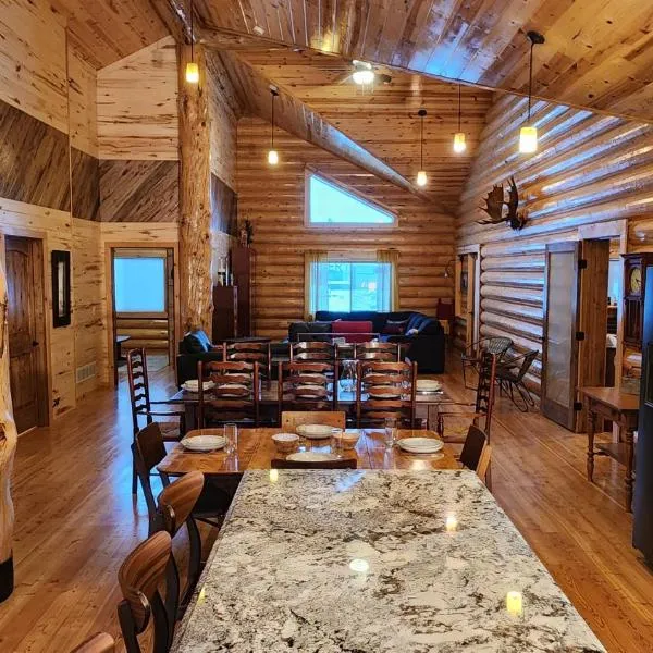 Beargrass Lodging & RV Resort, hôtel à Hungry Horse