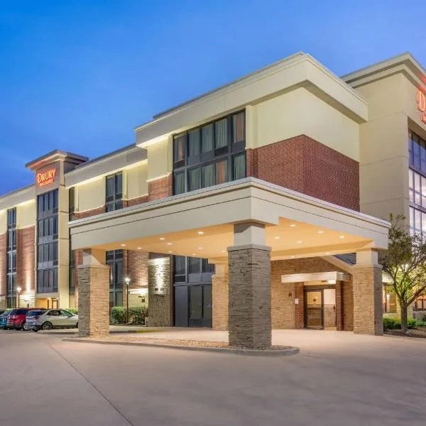 Drury Inn & Suites Champaign, hotel in Champaign