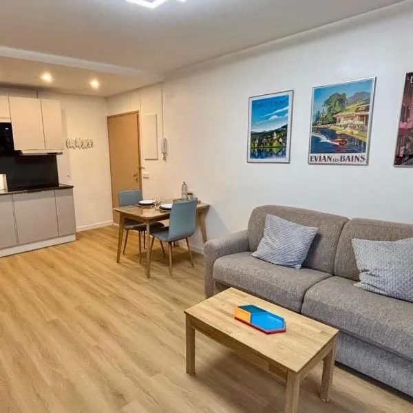 T2 - vue lac - 100 m du Hilton - Garage privé - 4 étoiles, Hotel in Évian-les-Bains