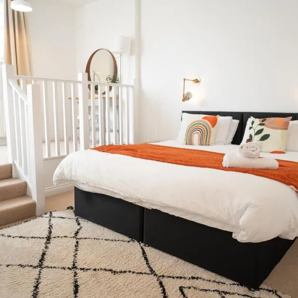 The Amazing Triplex - City Centre - Free Parking, hotel in Sheffield