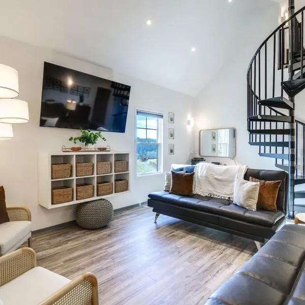 Luxury Barndo 2B Europe Style Farm Stay Fresh Eggs โรงแรมในเจฟเฟอร์สัน ซิตี้