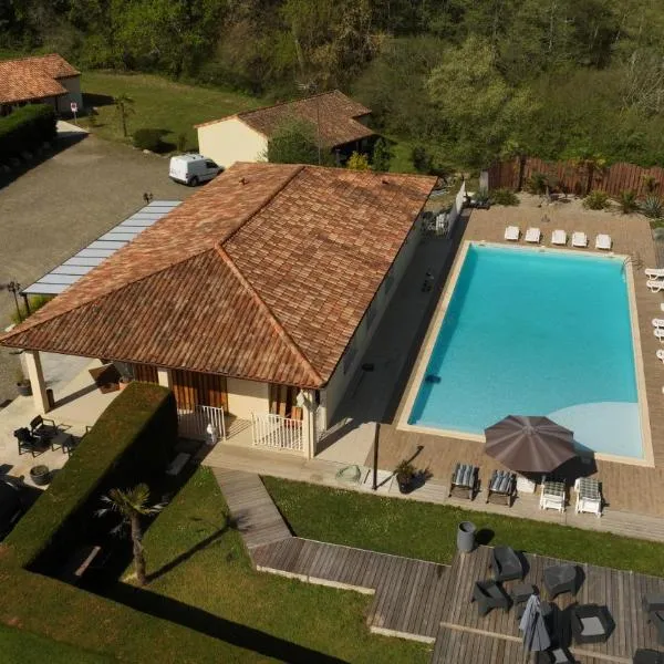 Hôtel LES LODGES D'EAUZE, hotel v destinaci Eauze