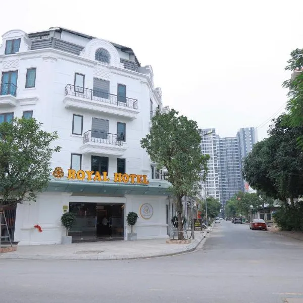 Royal Hotel Trâu Quỳ, ξενοδοχείο σε Thạch Cầu