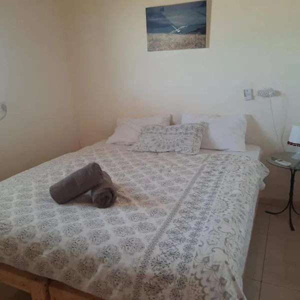 הבקתה בנחלה -אבני איתן, hôtel à Avnei Eitan