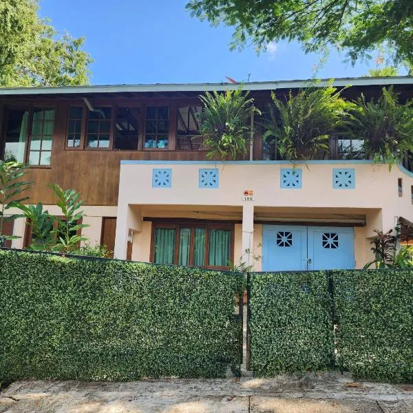 Gamboa Apartment Toucan y Studio Ñeque, hotel v destinaci Gamboa