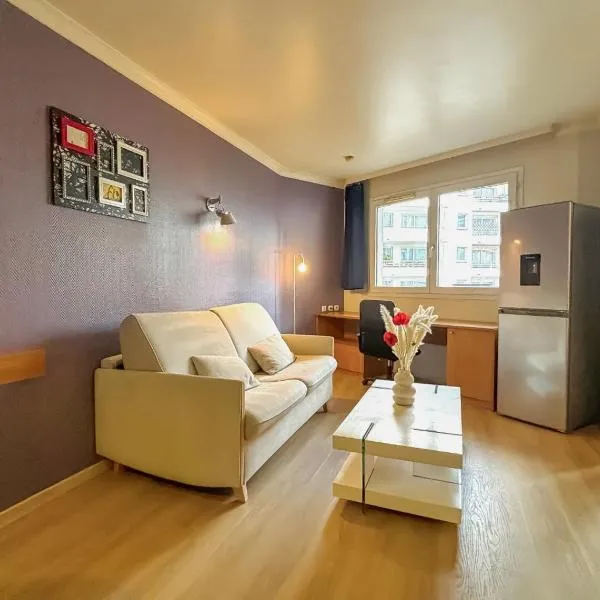 Appartement 2P Balcon proche La Defense Arena Parking Gratuit, hotel in Courbevoie