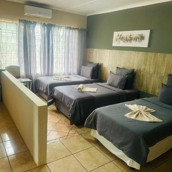 Hluzu Guest House, hotel in Hluhluwe
